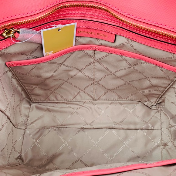 NWT MICHAEL KORS SHOULDER BAG! - Picture 3 of 9